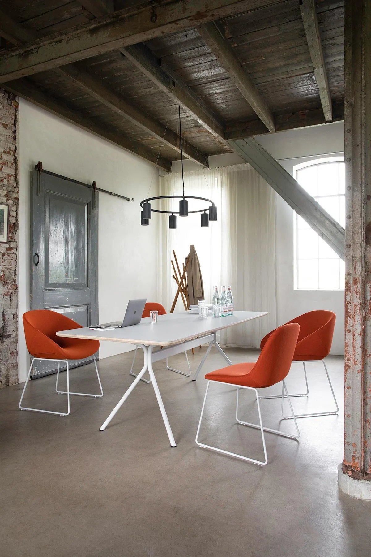 Beso Rectangular Table - 200 cm x 90 cm x 75 cm