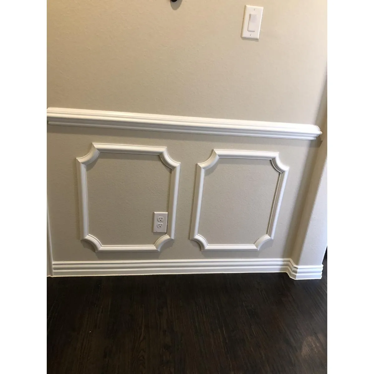 Hartzel Scalloped Waintscot Wall Panel