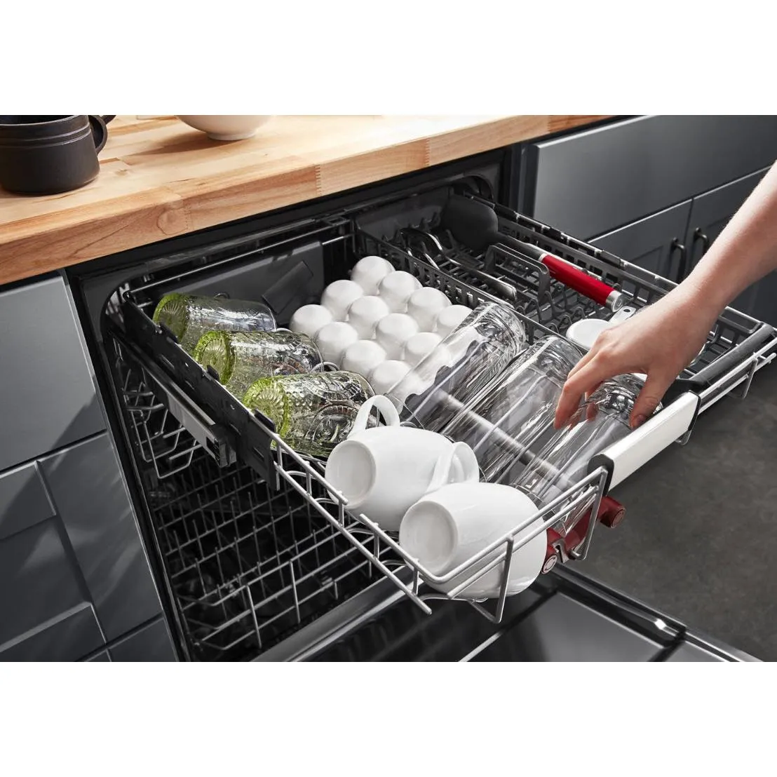 KitchenAid 24-inch Built-in Dishwasher with FreeFlex™ Third Rack KDFM404KBS