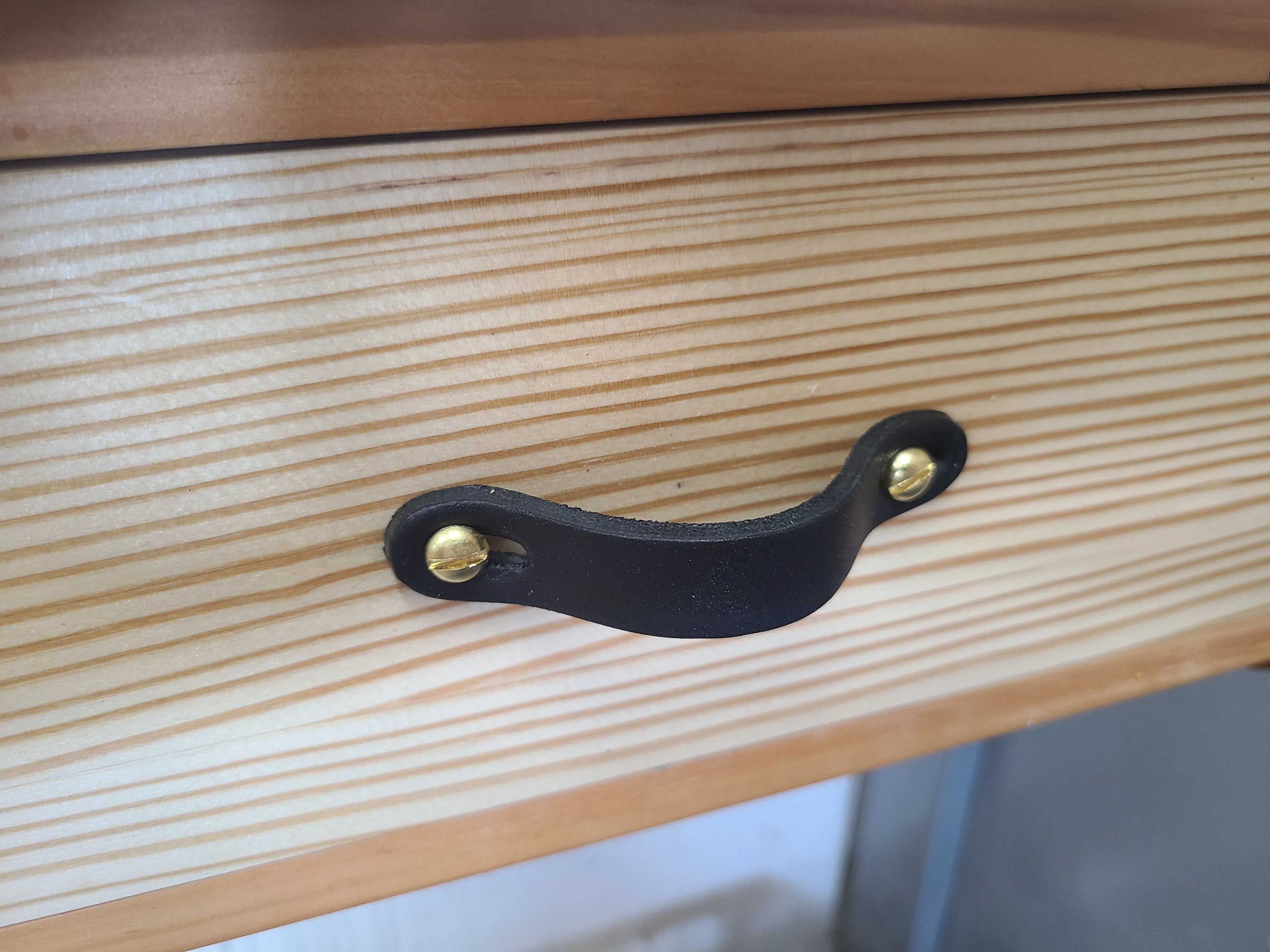 Scratch & Dent - x75 Small Black Horsebutt Leather Handles for Drawers and Boxes