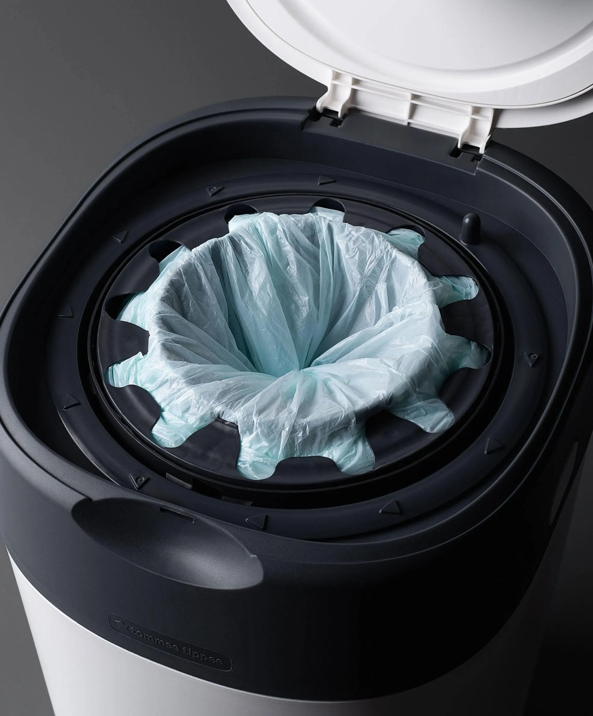 Tommee Tippee Twist & Click Advanced Nappy Bin & 6 Refill Cassettes