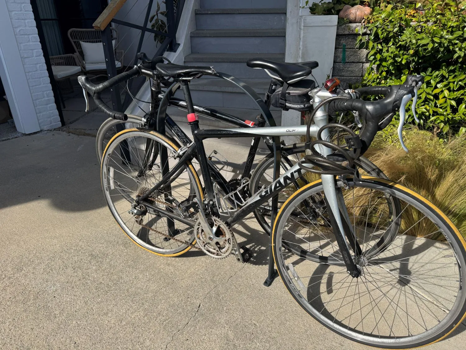 U-Shaped Industrial Metal Bike Rack for Sidewalks (Galvanized)